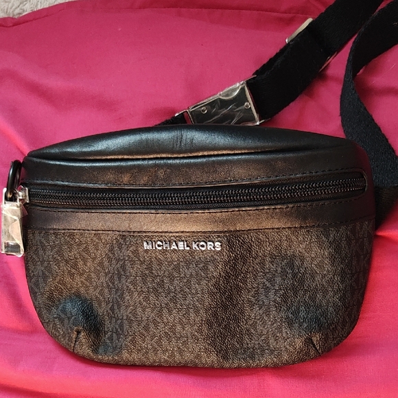 Michael Kors Black and Gray Belt Bag. New! - Picture 1 of 10